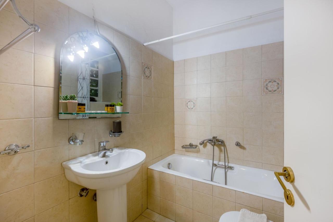 Charming Apartment In The Heart Of Plaka Ateny Zewnętrze zdjęcie